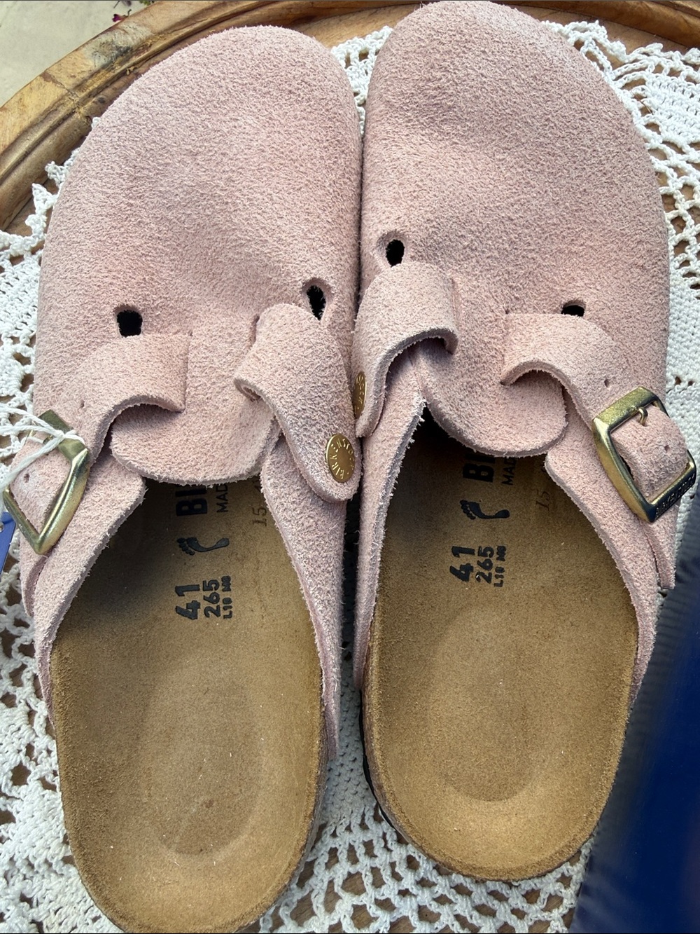 Birkenstock Women's Light Pink Suede Clogs with Buckle Size 41 - Picture 4 of 7